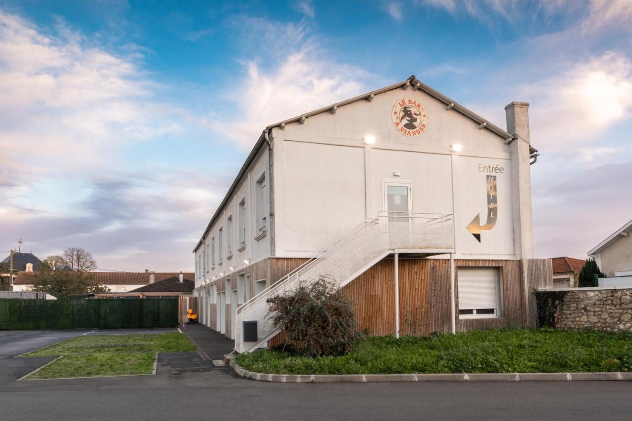 Hotel De La Gare Surgères Exterior foto